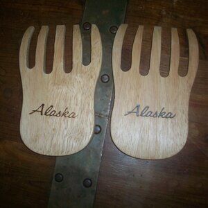 Alaska Wooden Bear Paw Claw Salad Server Forks Pair Set 2 pc Souvenir 6x4"